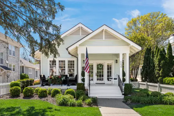 240 4th Ave S, Franklin, TN 37064
