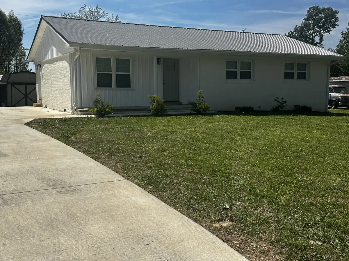 307 Randall St, Lawrenceburg, TN 38464 - #1