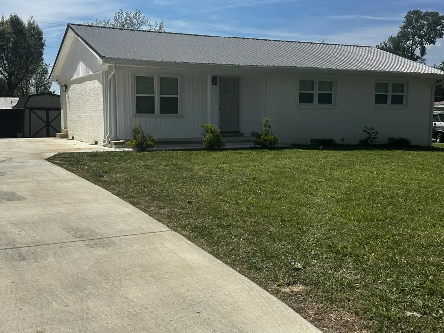 307 Randall St, Lawrenceburg, TN 38464 - #3