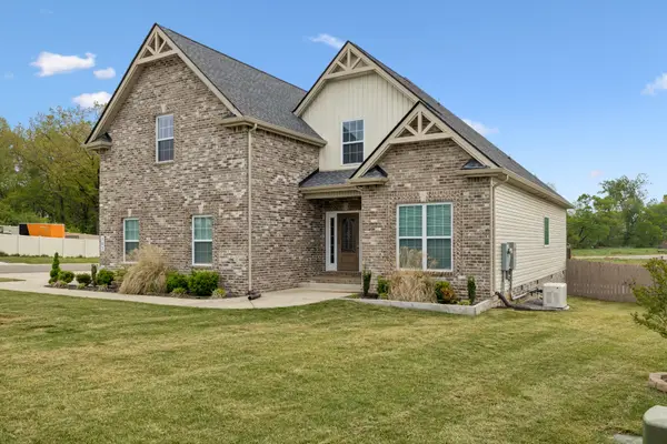 302 Dynamite Hill Dr, Clarksville, TN 37042