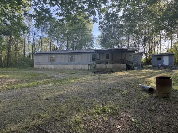 215 Frederick Loop, Linden, TN 37096