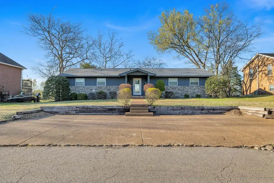 939 Aqua Dr, Gallatin, TN 37066 - #2