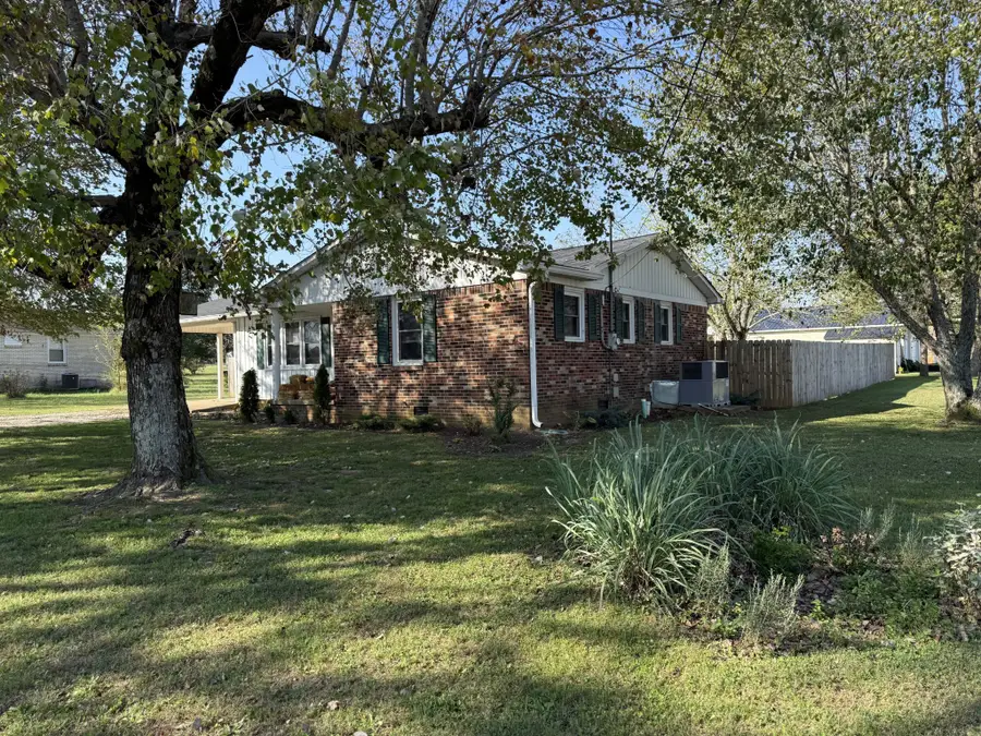 102 Kimberly St, Elkton, KY 42220 - #2