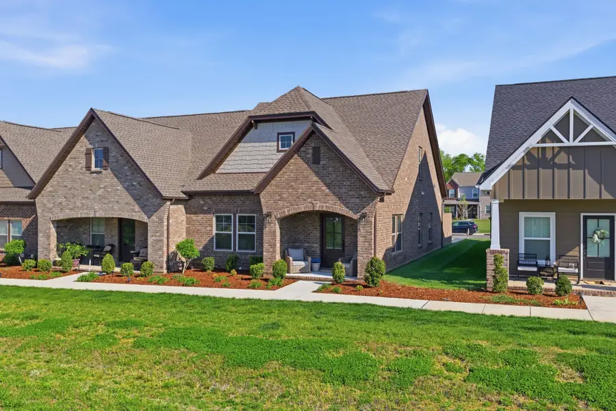 659 Swanston Ln, Gallatin, TN 37066 - #3