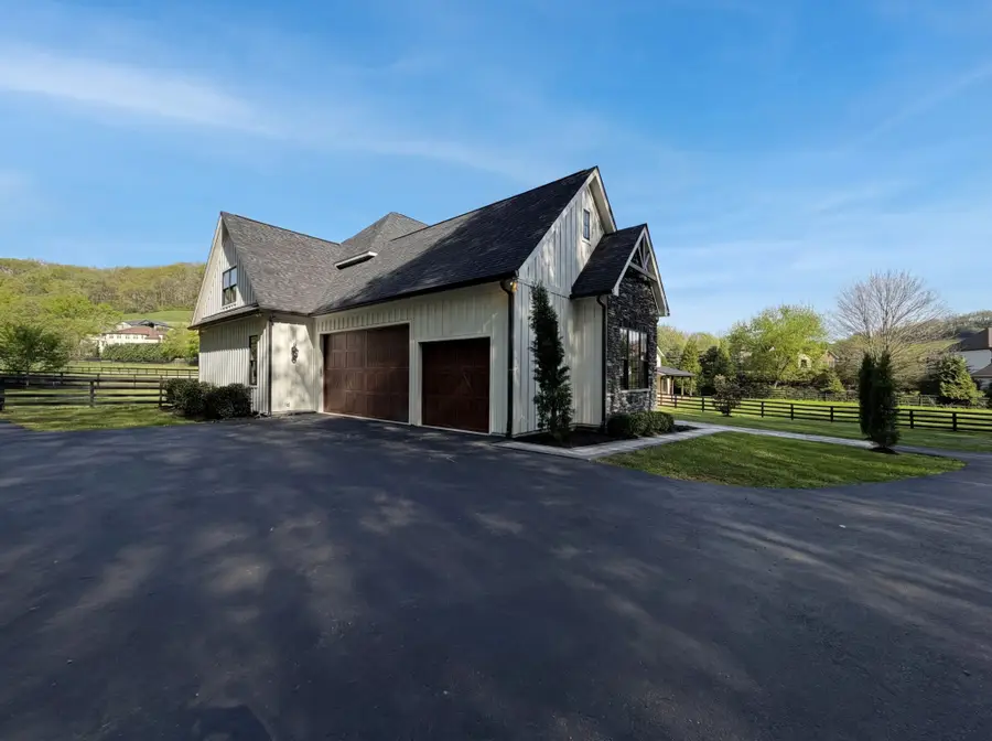 4450 Savage Pointe Dr, Franklin, TN 37064 - #3