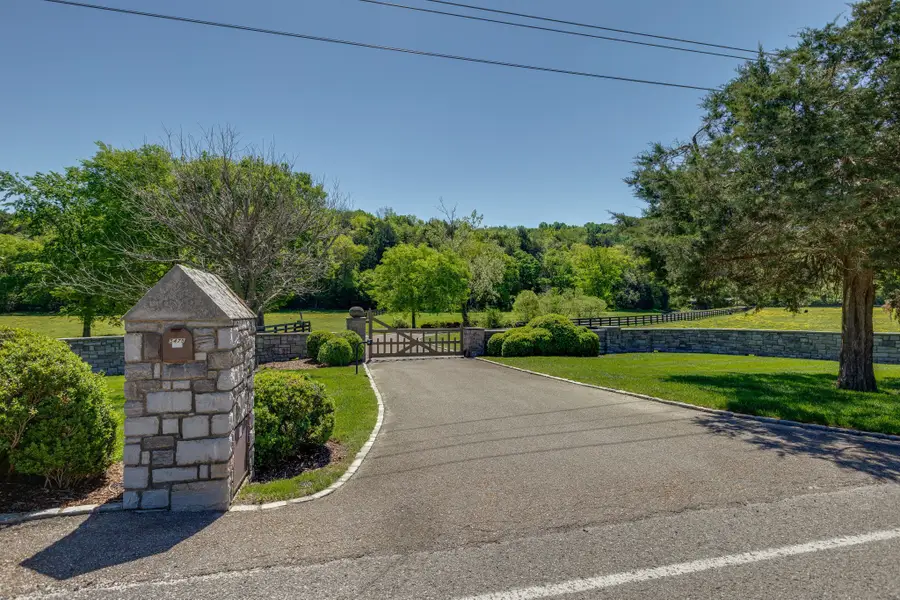 5476 Leipers Creek Rd, Franklin, TN 37064 - #2