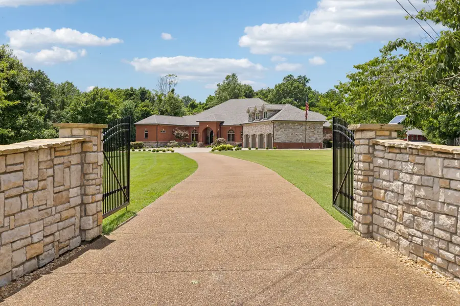 2526 Bearden Rd, Clarksville, TN 37043 - #2