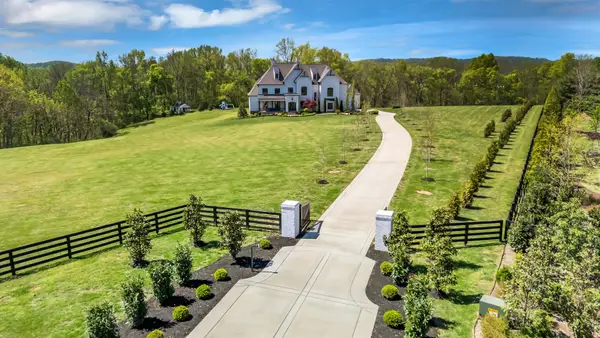 5026 Hilltop Ln, College Grove, TN 37046