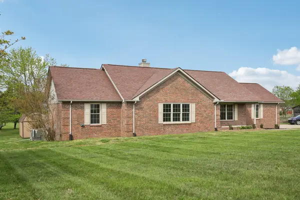 1698 Porter Rd, Burns, TN 37029