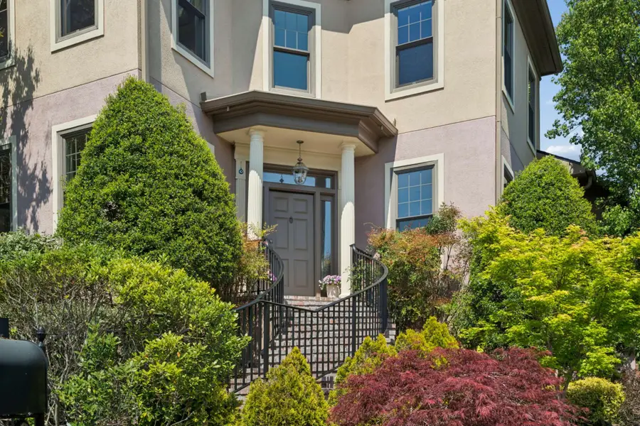 31 Erwin Ct, Nashville, TN 37205 - #2