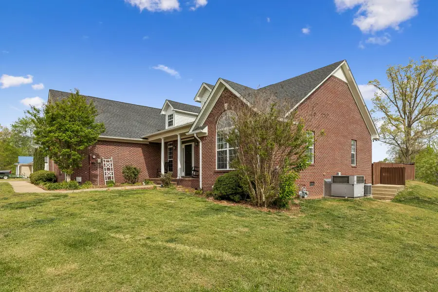 110 Chestnut Ln, Lawrenceburg, TN 38464 - #3