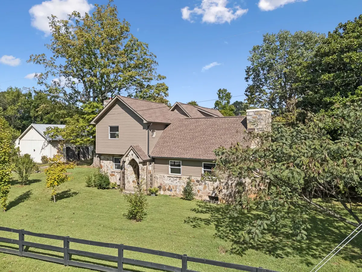 701 Hafner Rd, Charlotte, TN 37036 - #1