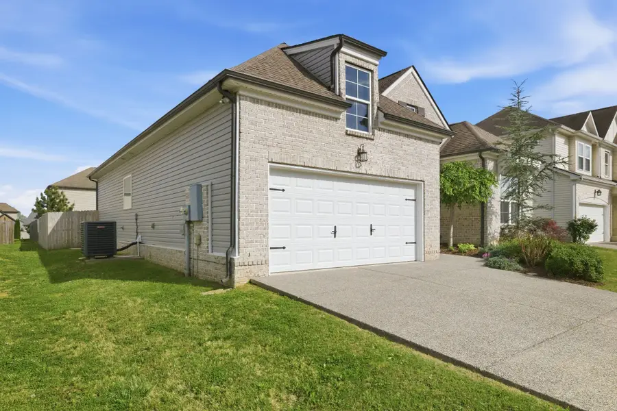 1050 Daniel Ln, Spring Hill, TN 37174 - #3