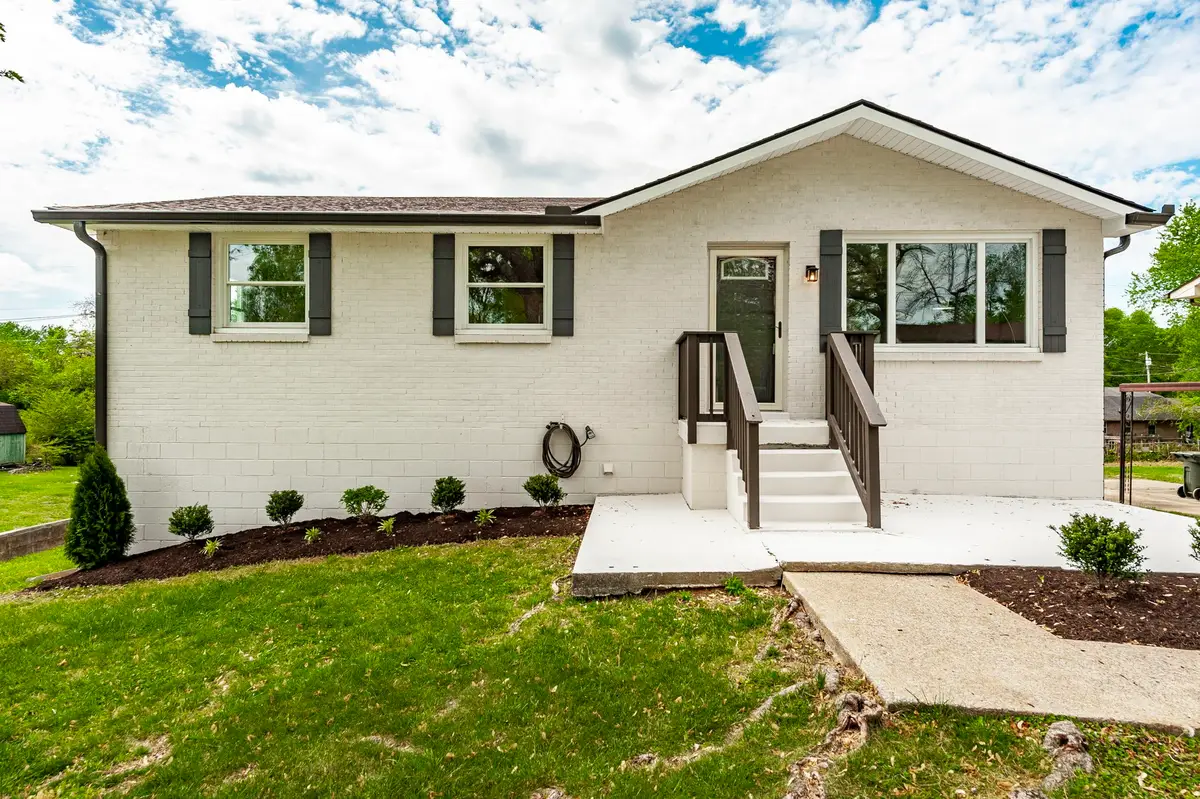 709 Perry Dr, Springfield, TN 37172 - #1