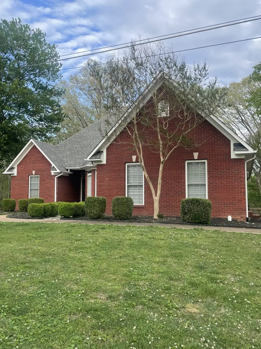 920 Hillcrest St, Lawrenceburg, TN 38464 - #3