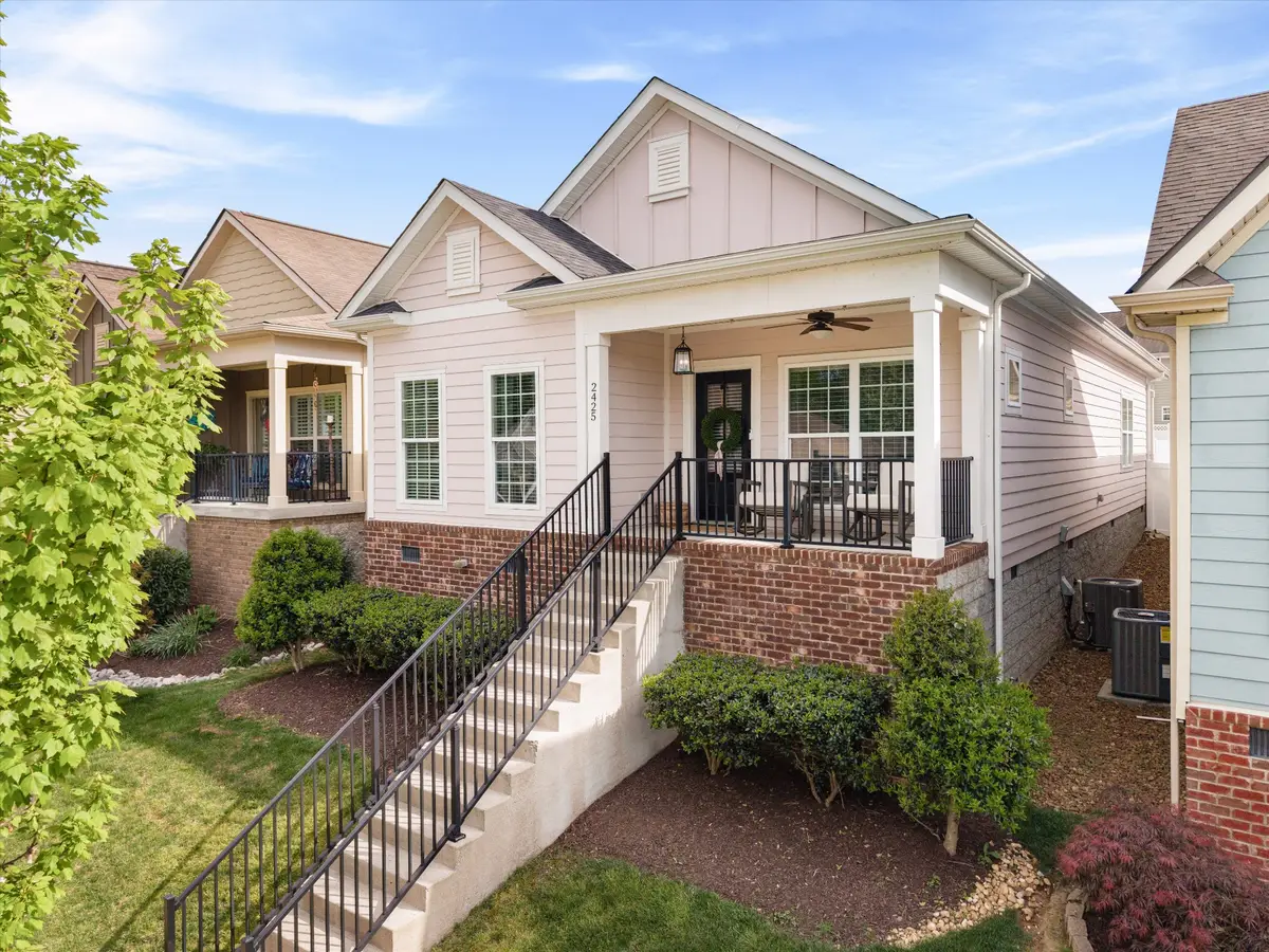 2425 Duxbury Dr, Columbia, TN 38401 - #1
