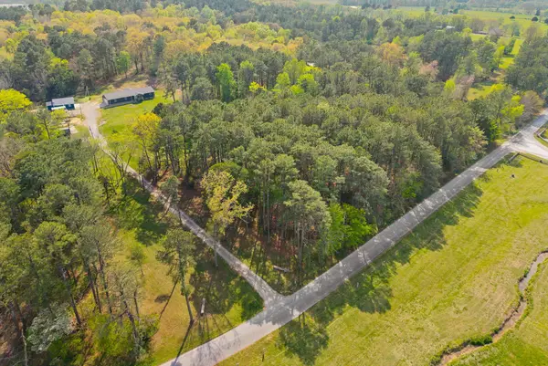 1549 Trace Creek Rd, Mc Ewen, TN 37101