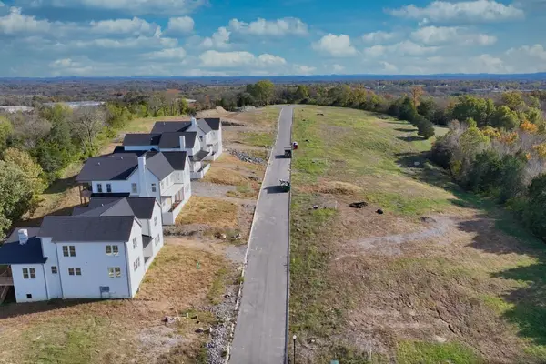 1028 Tiane Trl, Gallatin, TN 37066