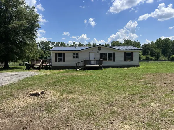 21 Country Dr, Fayetteville, TN 37334