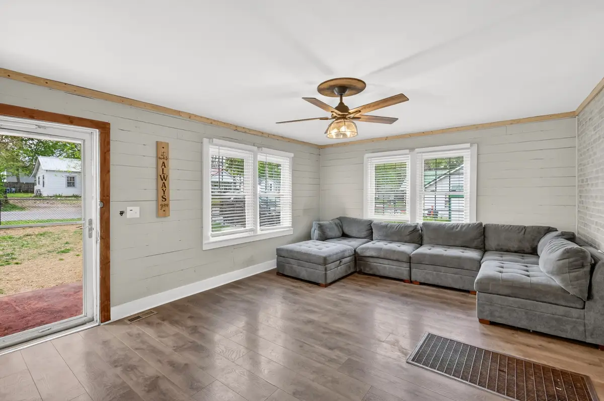 715 Madison St, Manchester, TN 37355 - #1