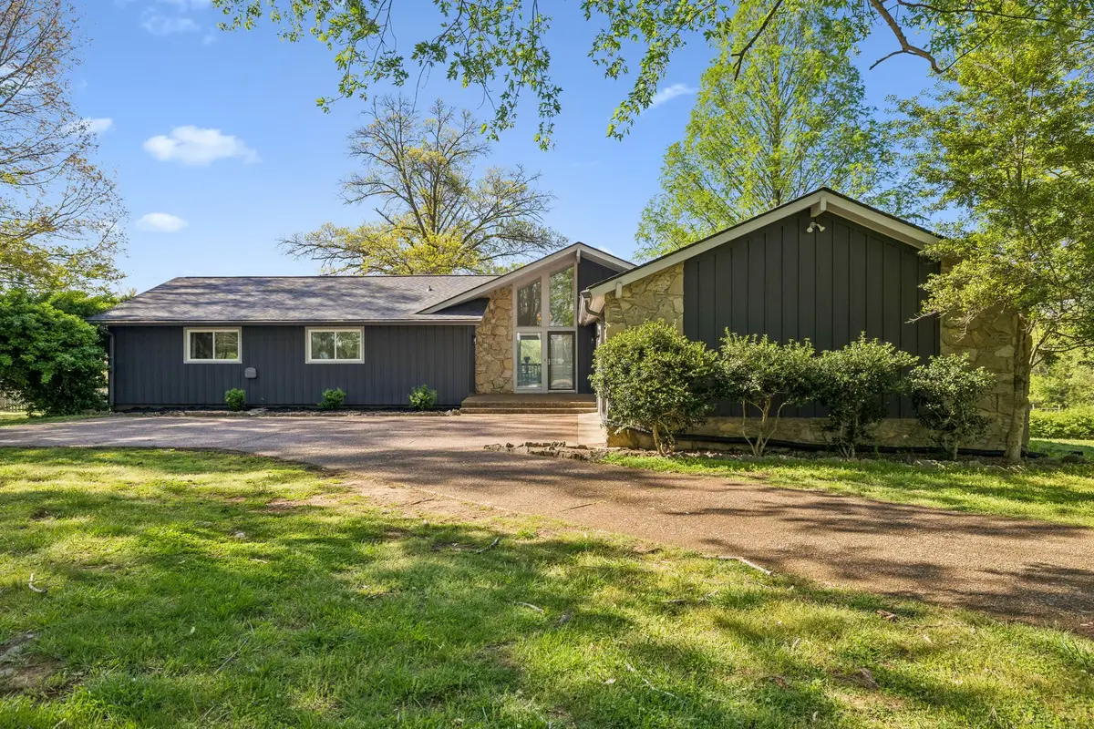 737 Maynard Ln, Columbia, TN 38401 - #1