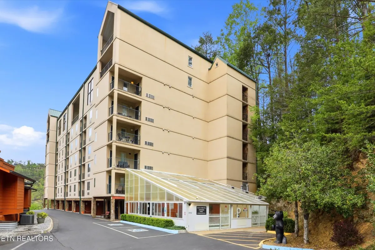 413 Baskins Creek Rd #APT 606, Gatlinburg, TN 37738 - #1