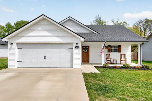 1413 Fredrick Dr, Clarksville, TN 37042