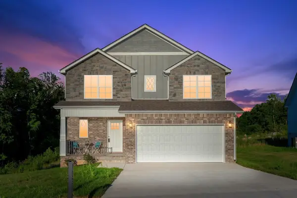 973 Bankside Dr, Clarksville, TN 37043