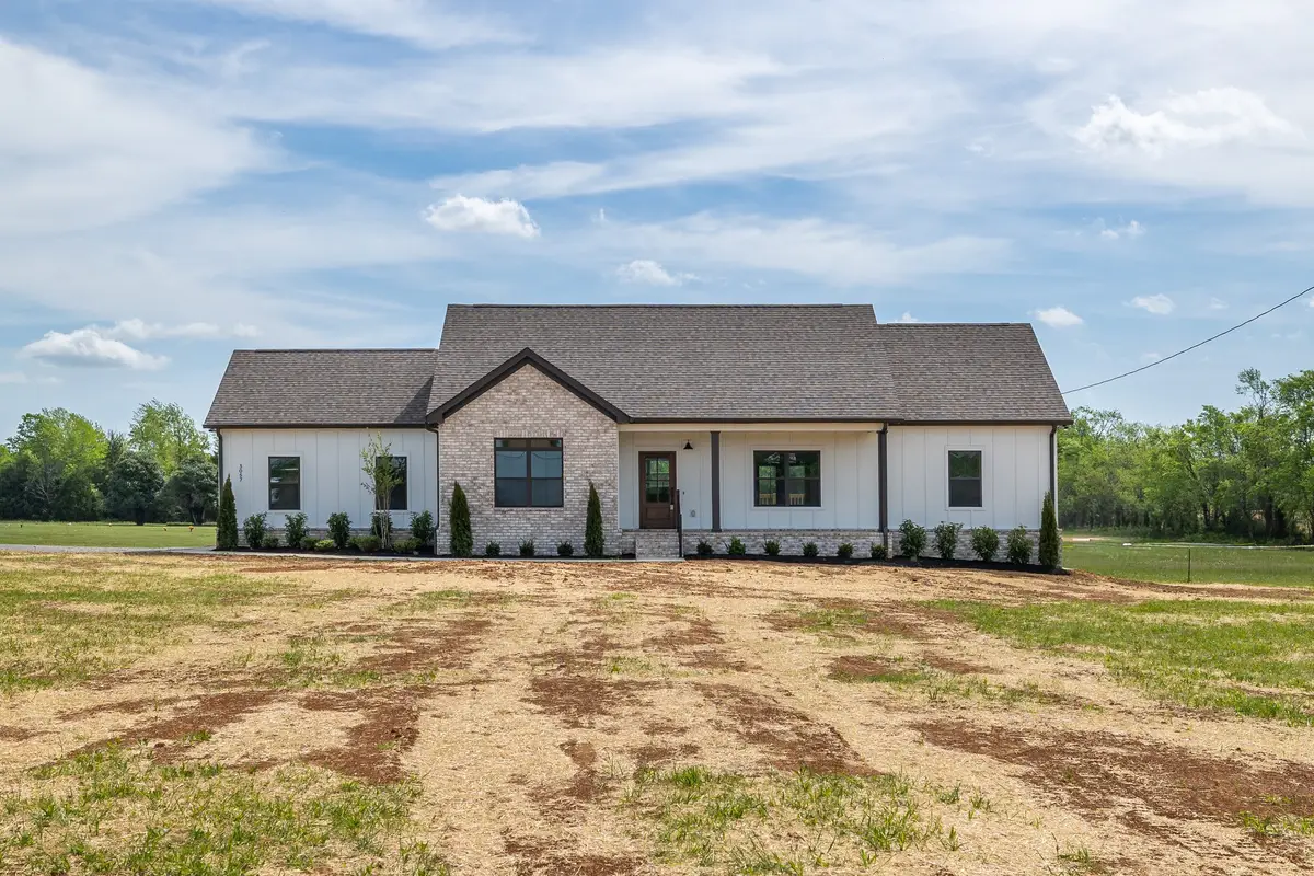 3057 Nashville Hwy, Lewisburg, TN 37091 - #1