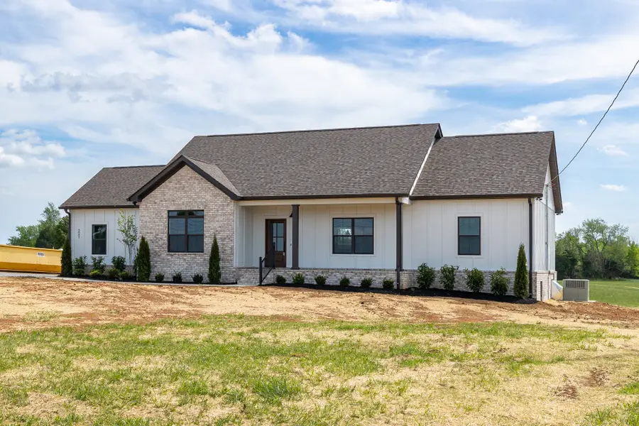 3057 Nashville Hwy, Lewisburg, TN 37091 - #2