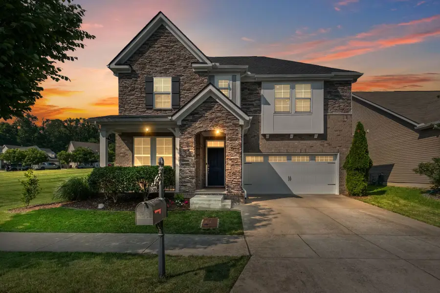 1872 Stonewater Dr, Hermitage, TN 37076 - #2