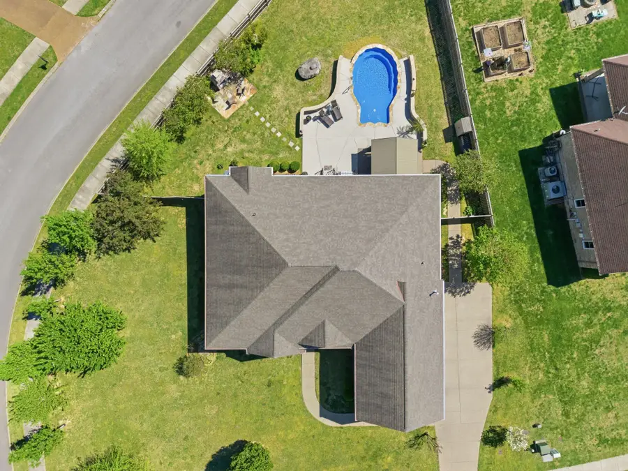 605 Concord Dr, Gallatin, TN 37066 - #2