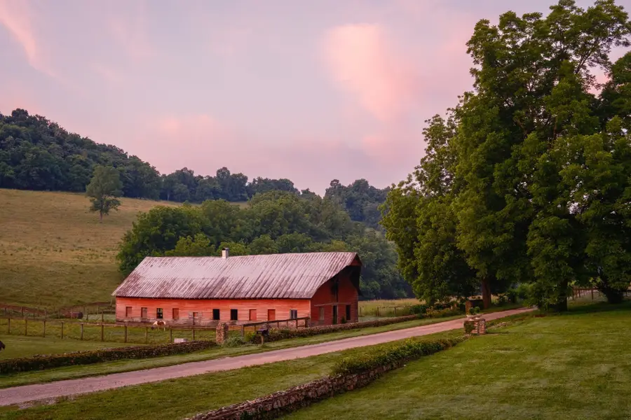 2405 Thompson Rd, Lewisburg, TN 37091 - #3