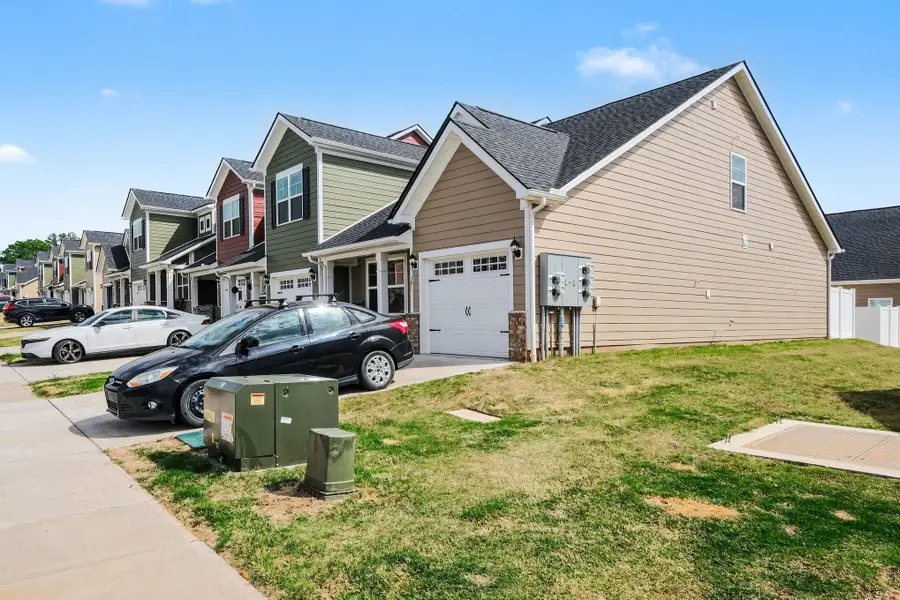 381 Ezra St, Pleasant View, TN 37146 - #3