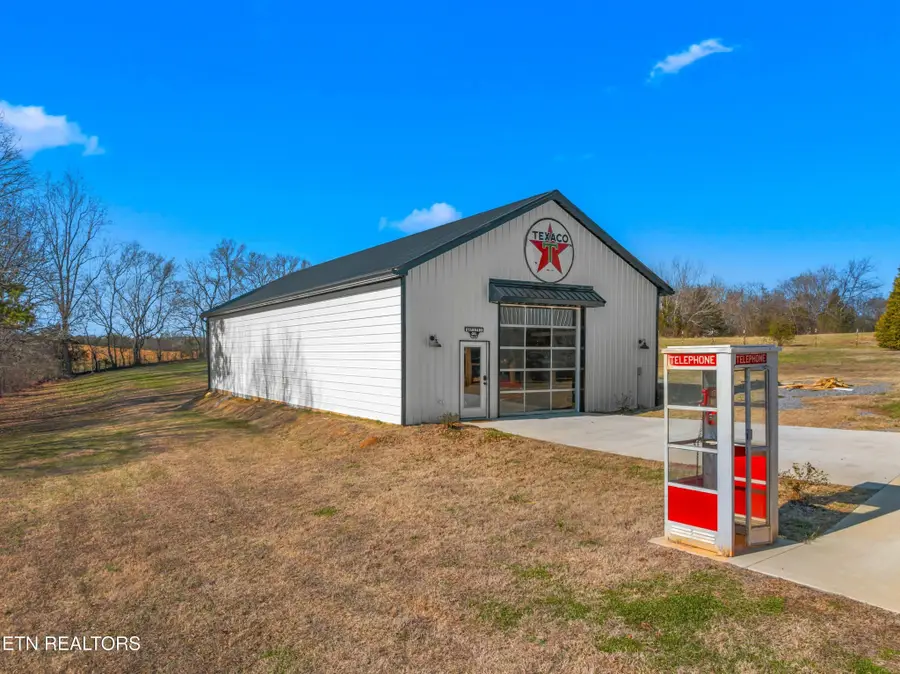 559 Morie Rd, Dandridge, TN 37725 - #3