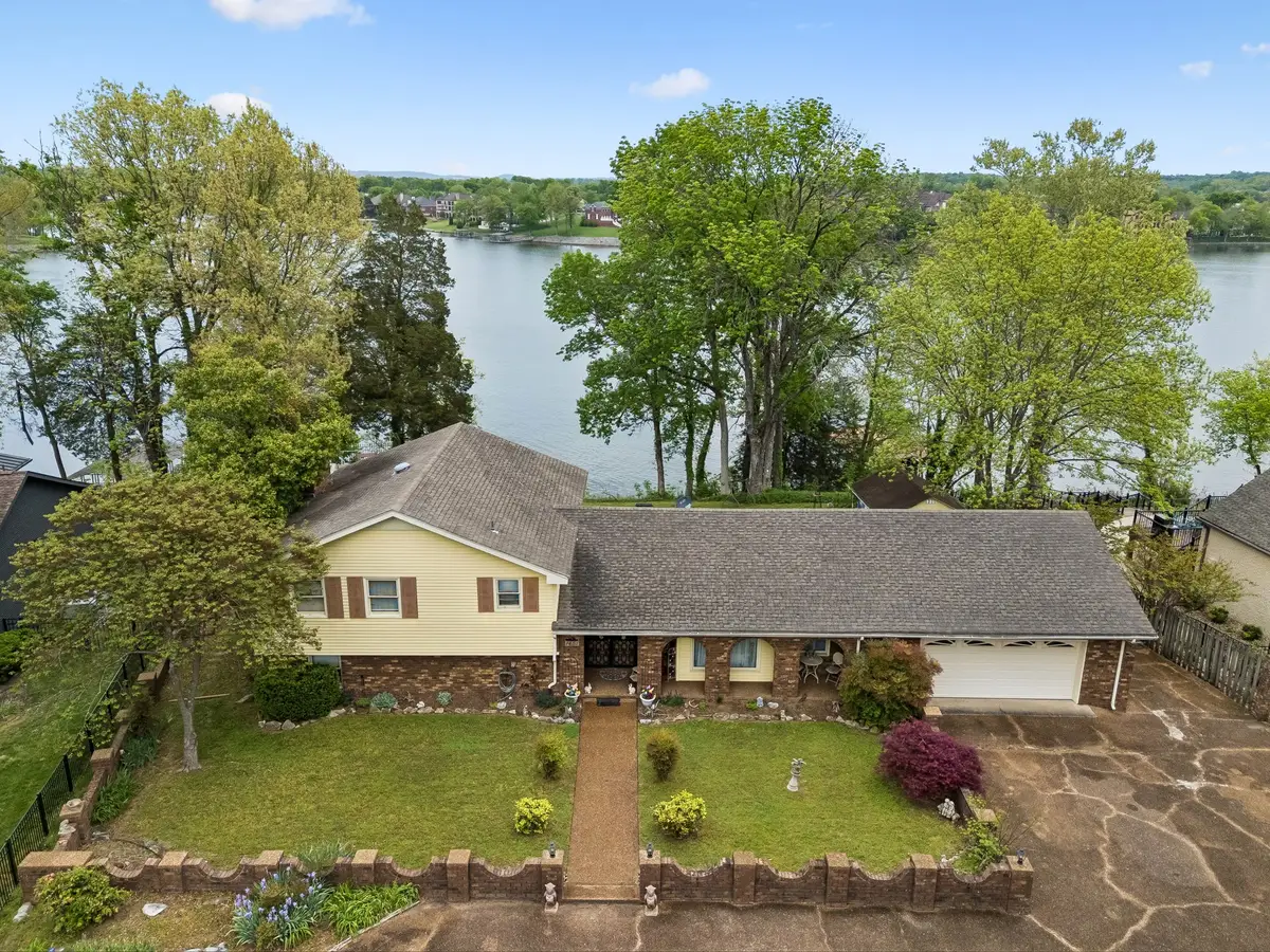 1451 Dickerson Bay Dr, Gallatin, TN 37066 - #1