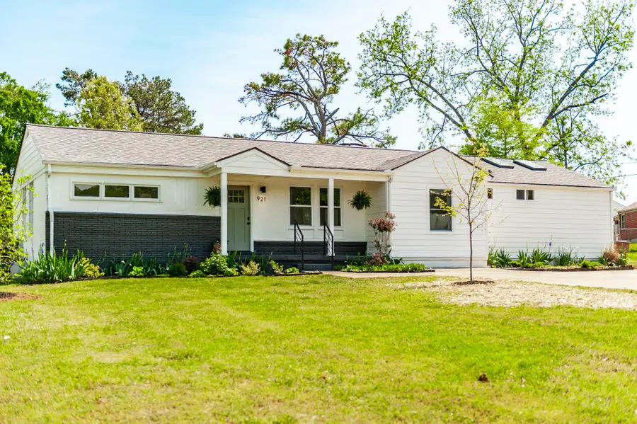 921 Lemont Ct, Nashville, TN 37216 - #2