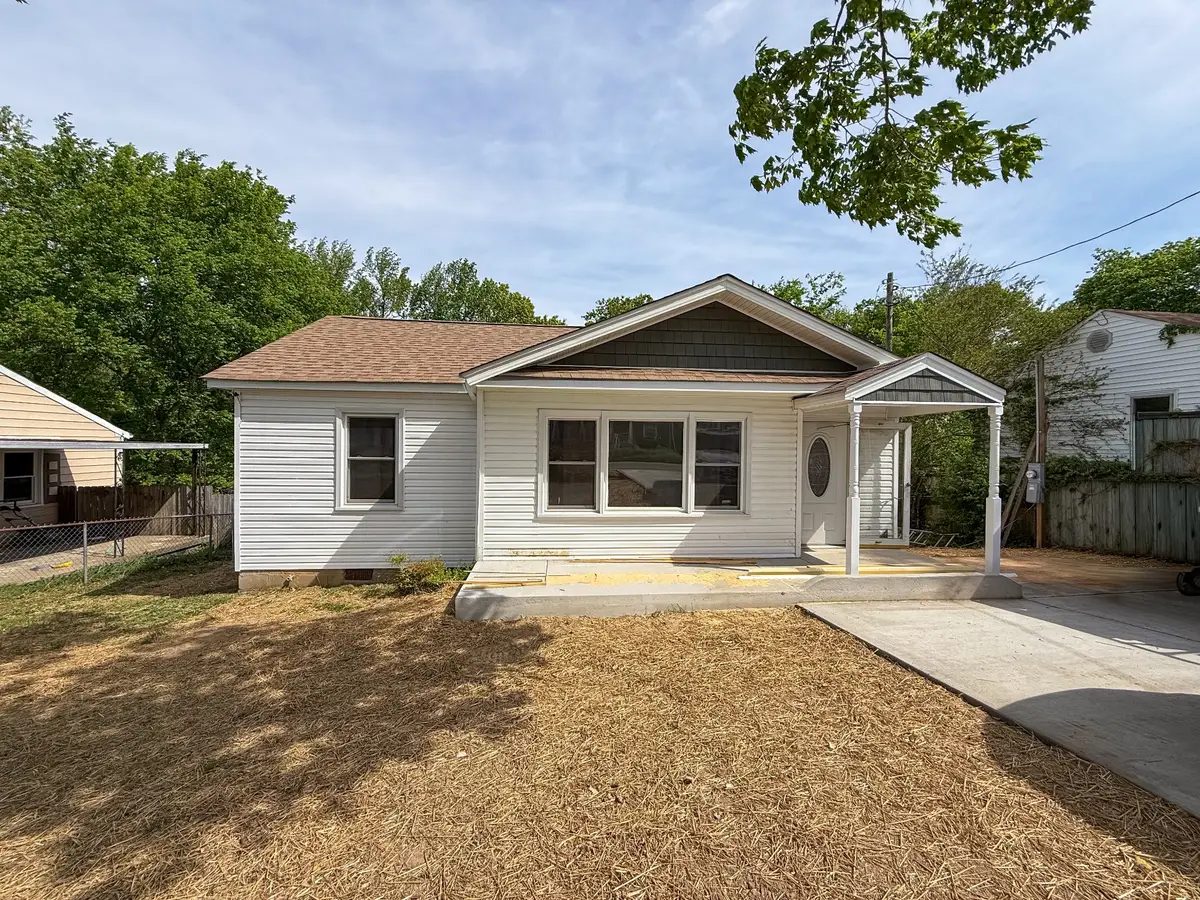 713 Monroe St, Clarksville, TN 37040 - #1