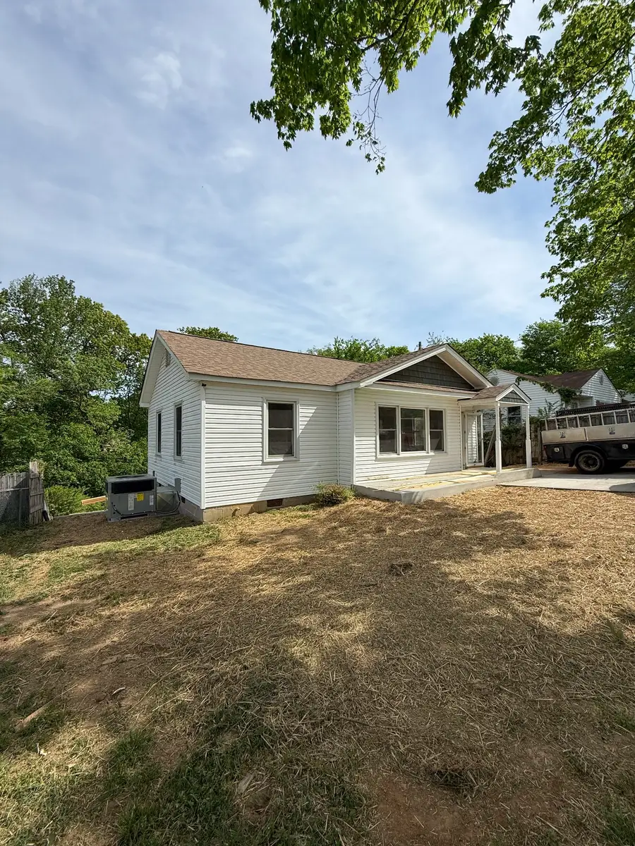 713 Monroe St, Clarksville, TN 37040 - #2