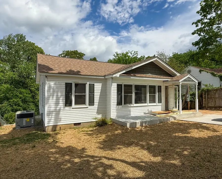 713 Monroe St, Clarksville, TN 37040 - #3