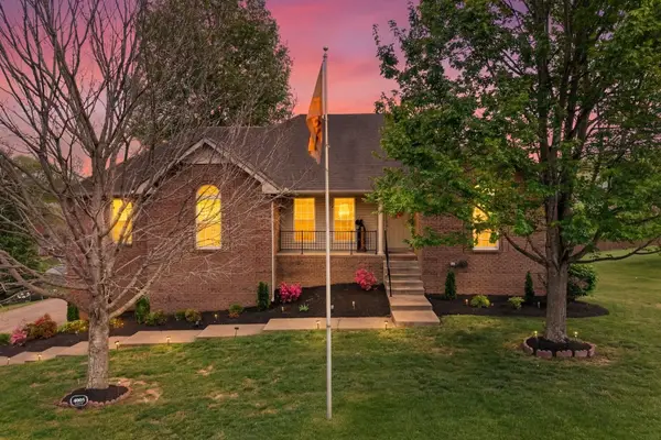 4005 Summit Dr, Greenbrier, TN 37073