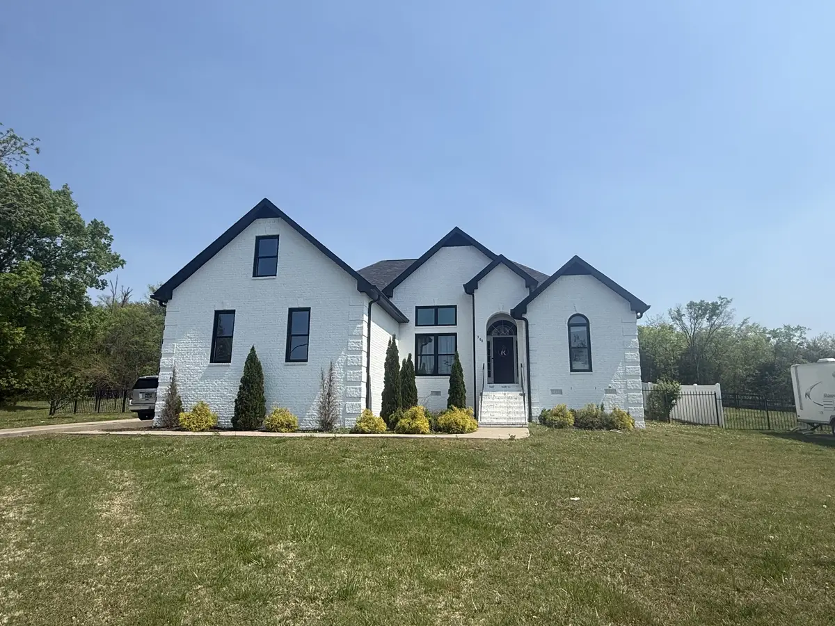 300 Hummingbird Ln, Shelbyville, TN 37160 - #1