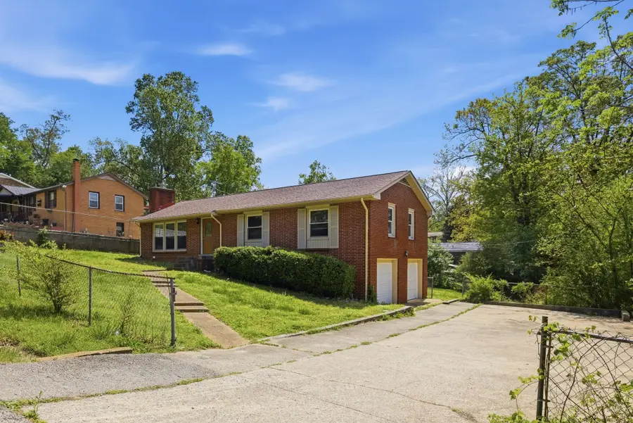 212 Downer Dr, Clarksville, TN 37042 - #3