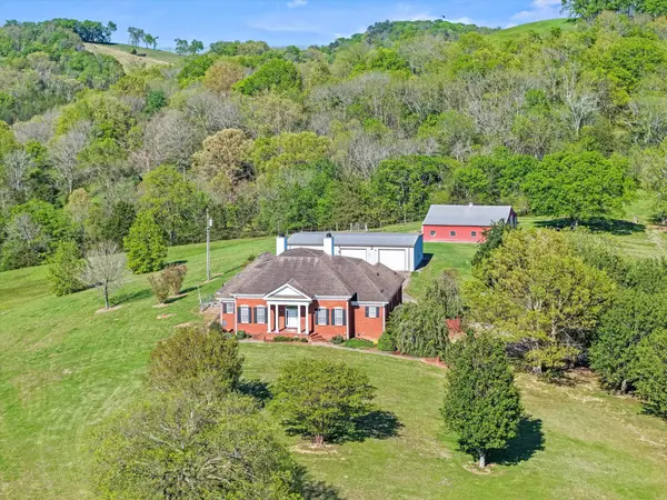 954 Molino Rd, Fayetteville, TN 37334