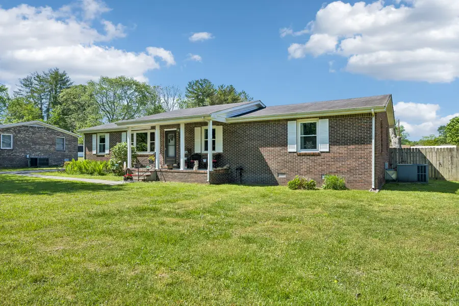 302 Highland Dr, Tullahoma, TN 37388 - #2