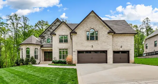 1689 Double R Blvd, Clarksville, TN 37042