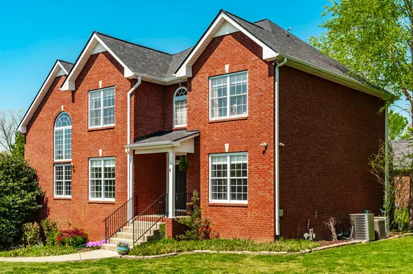 135 N Wynridge Way, Goodlettsville, TN 37072