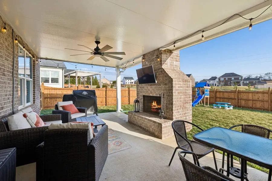 809 Cawthorn Ln, Mount Juliet, TN 37122 - #2