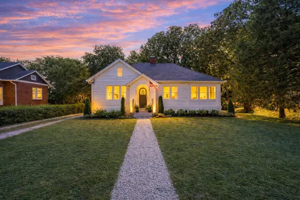 1118 Riverwood Dr, Nashville, TN 37216