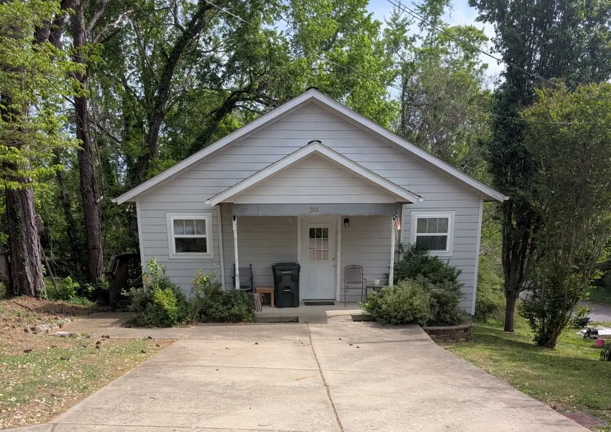 211 Central High Street, Dickson, TN 37055 - #1